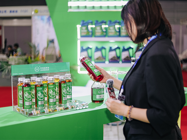 从“换液”到“养液”：中讯切削液科学维护指南，让好产品历久弥新